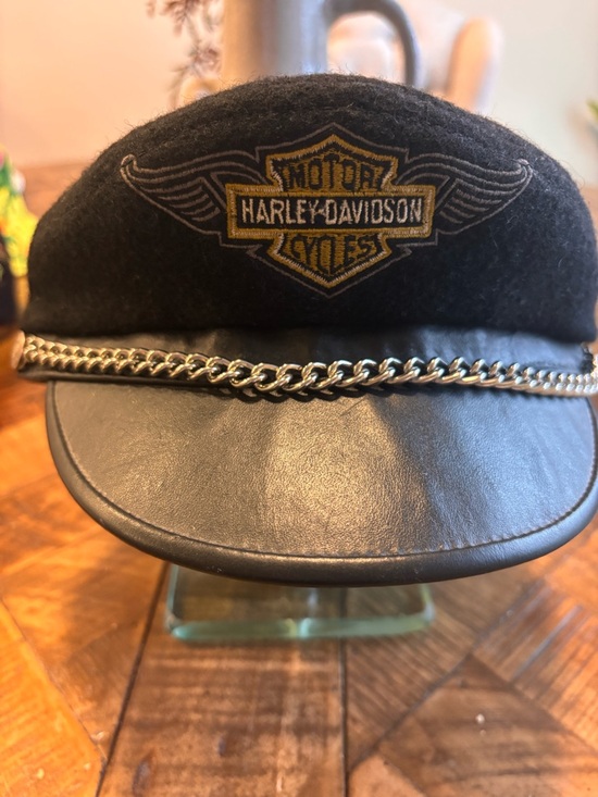 Harley-Davidson Other - Harley-Davidson Black & Gold Wool Leather Chain Cap VINTAGE
